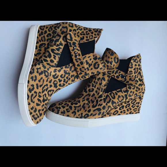 linea paolo leopard wedge